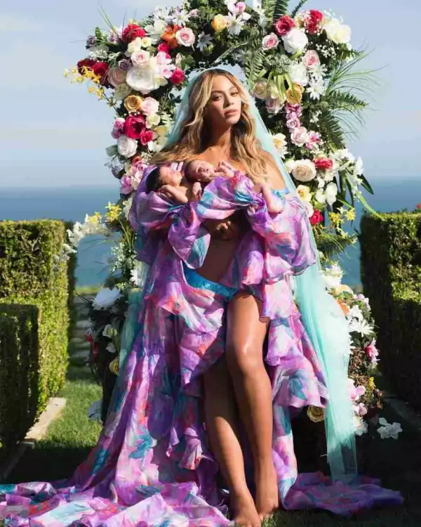 Beyonce Unveils The Face Of Her Twins (Photo)
